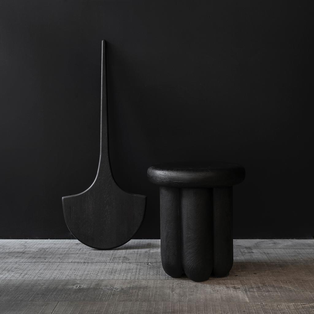 Table d'appoint / Tabouret en bois noir